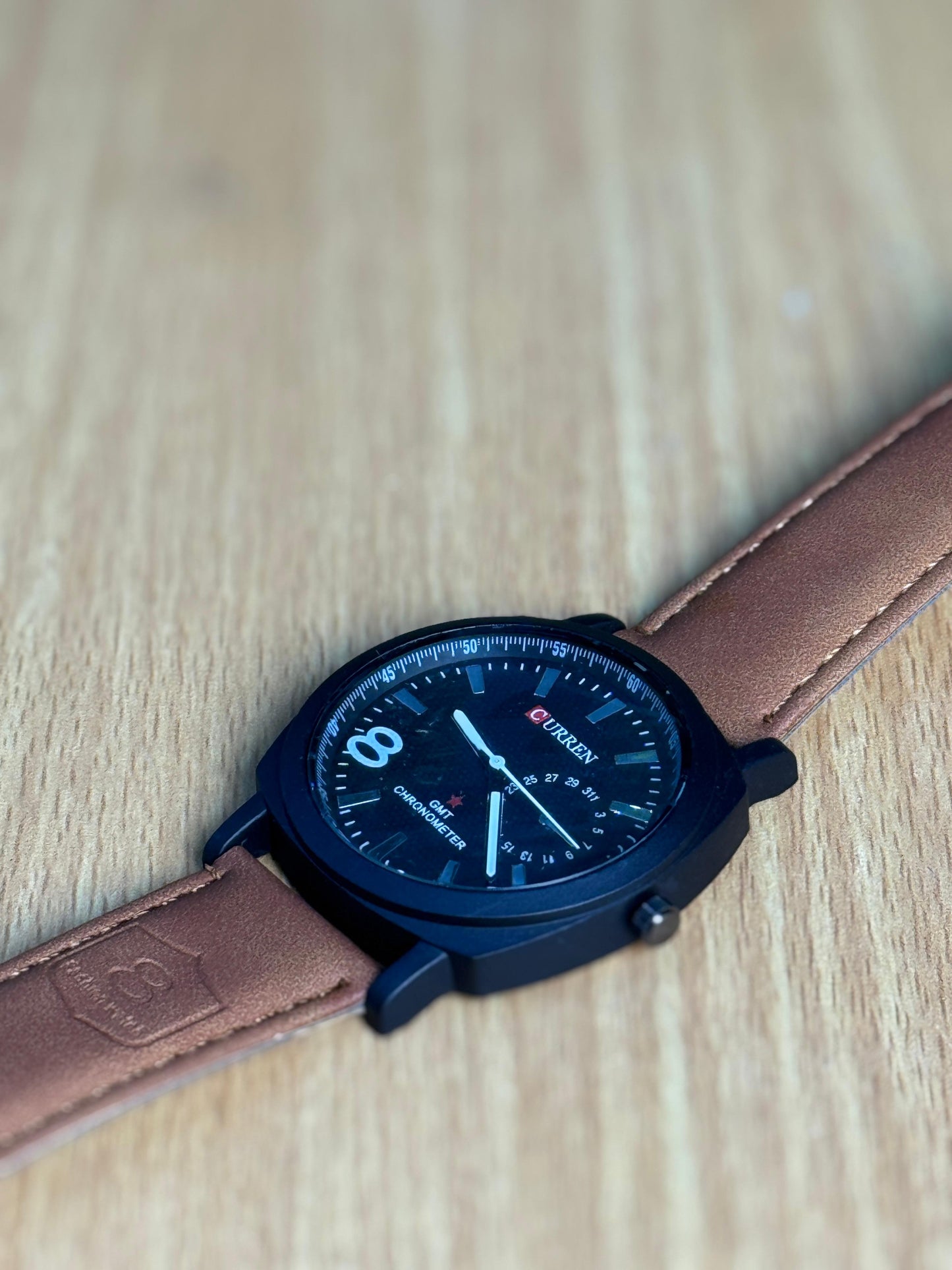 Curren GMT Chronometer – Stylish Men's Leather Strap Watch